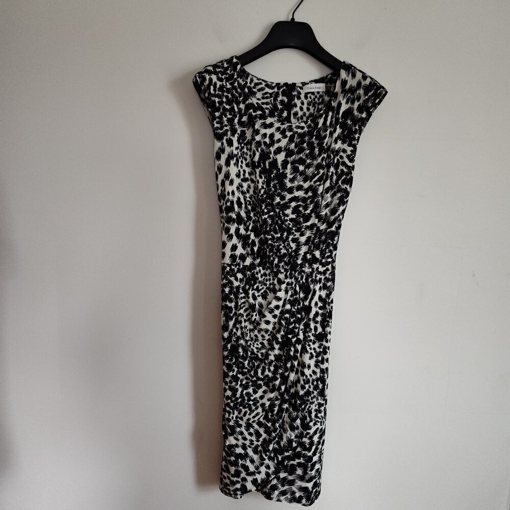Ladies SZ 10 Calvin Klein Blk/Cr Bodycon Dress